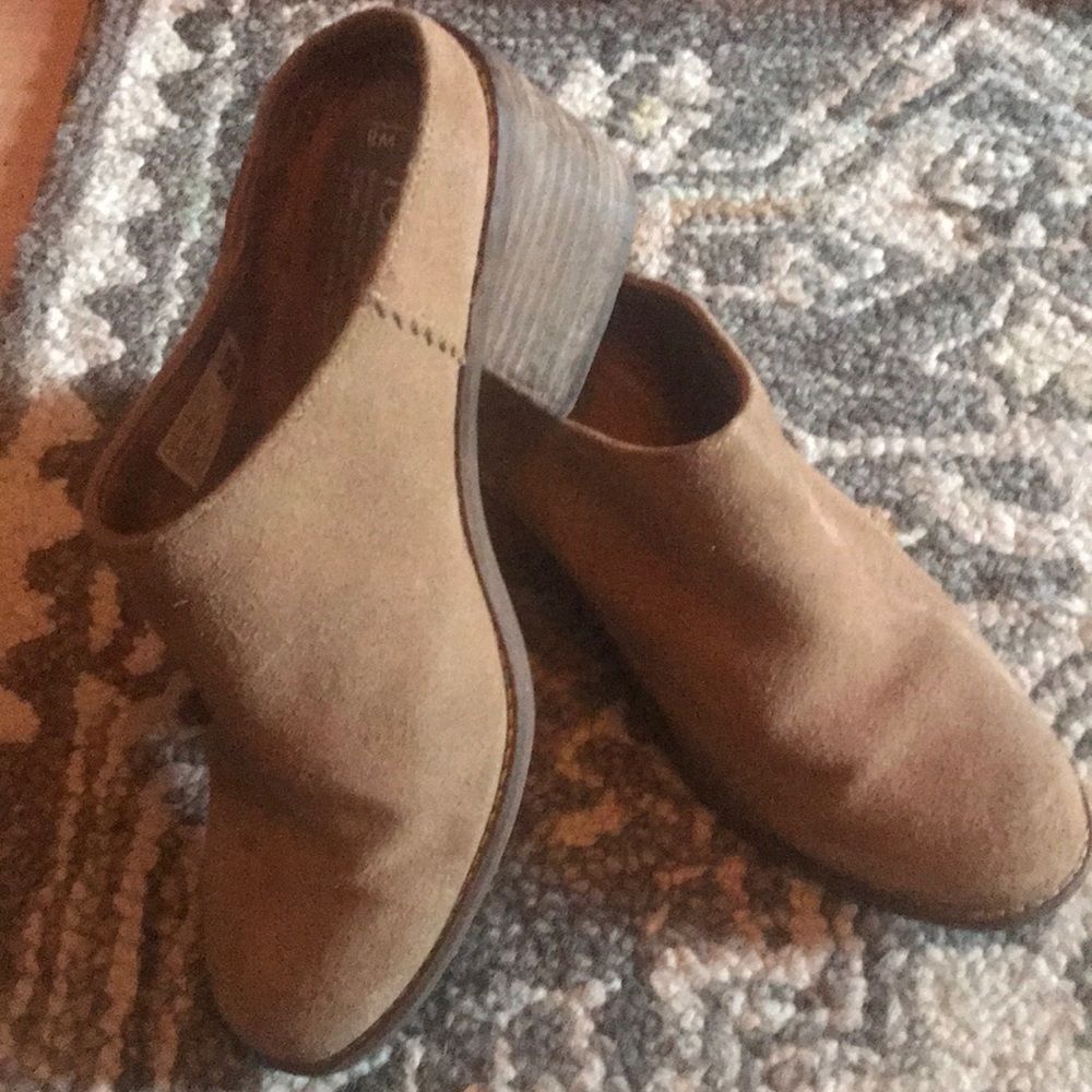 Toms clog